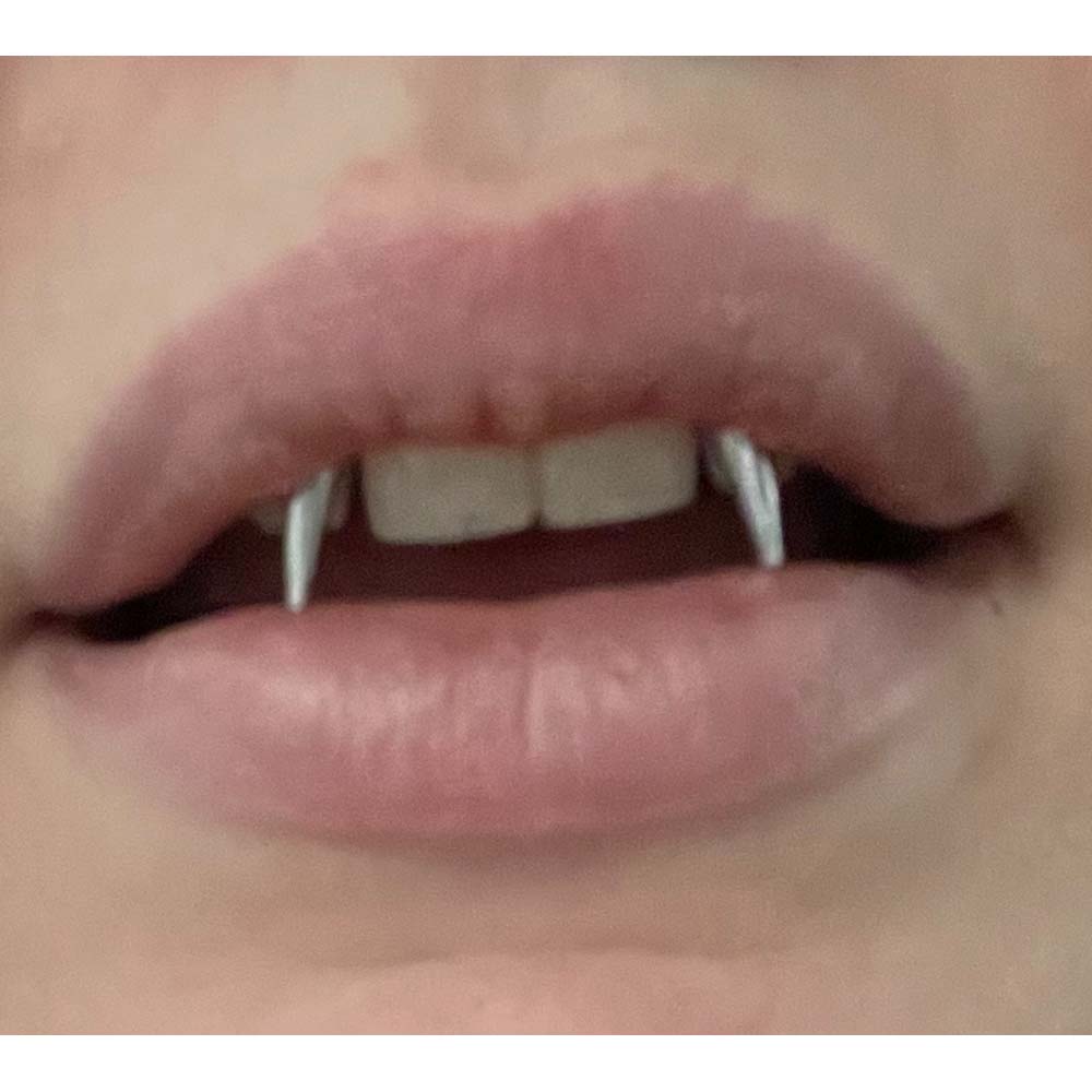 WKOUD-Piercing Dents De Tigre  - Nail Art Vampire avis et prix