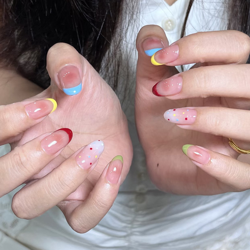 Lot de 24 faux ongles en amand - Nail Art Simple avis et prix